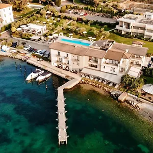 **** Hotel Bella & Restaurant With Private Dock For Mooring Boats Italien