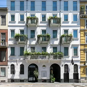 **** Hotel Senato Italien